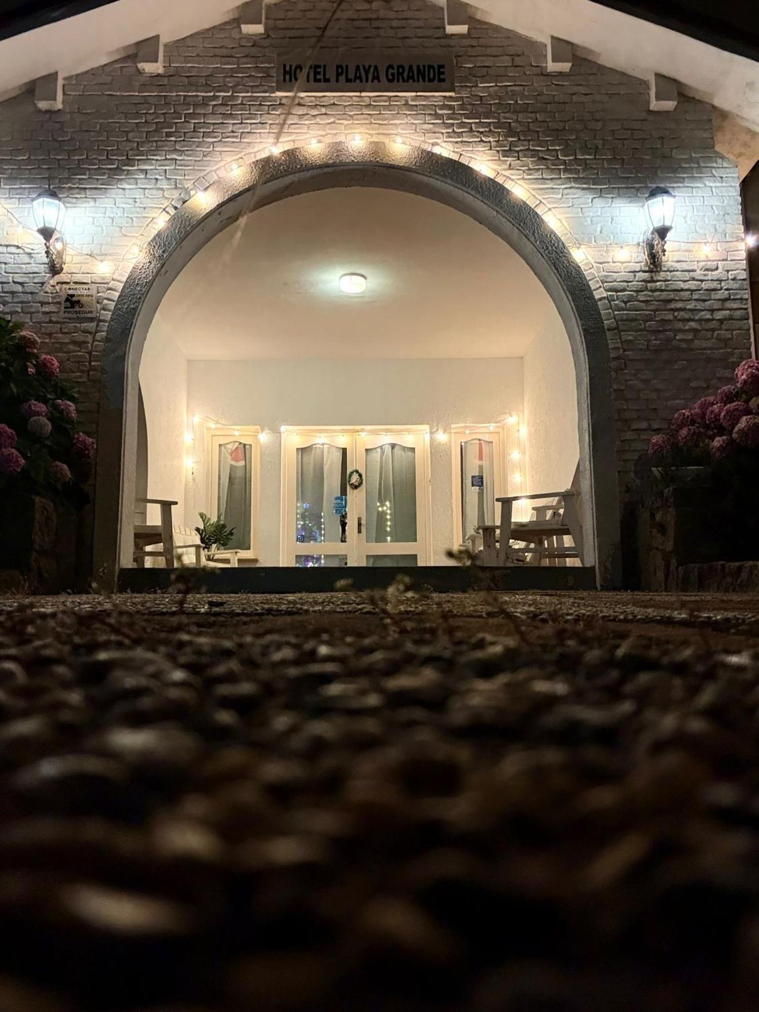 Playa Grande Hotel Piriapolis Bagian luar foto